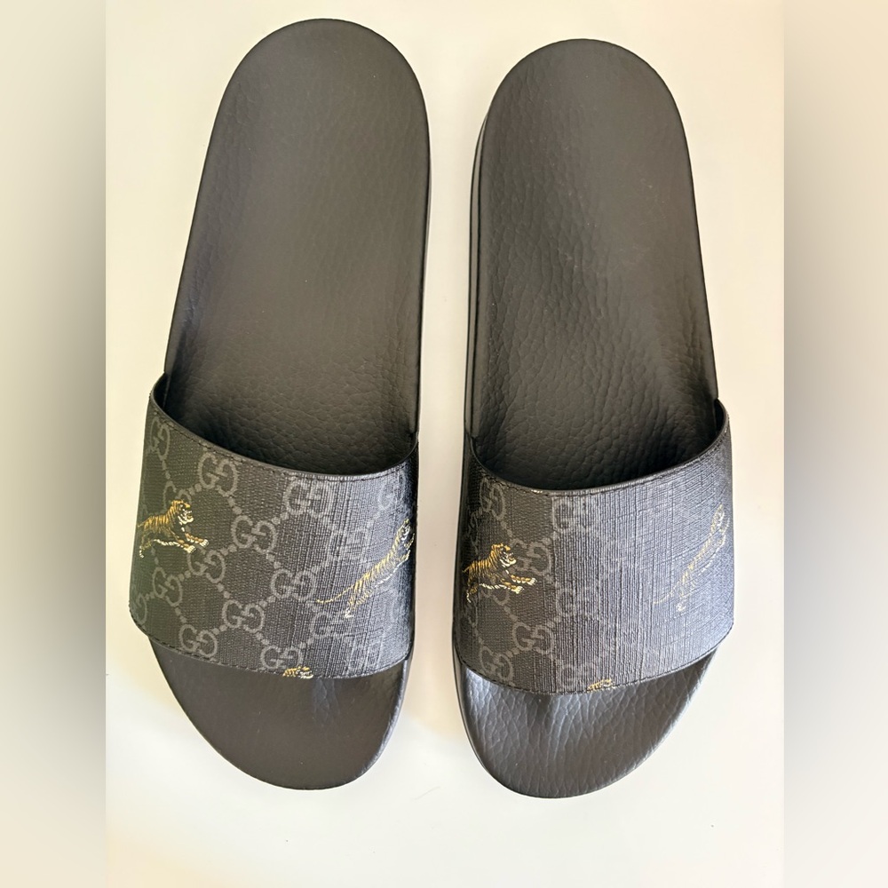 Gucci Black and Gold GG Tiger Slide Sandals 10